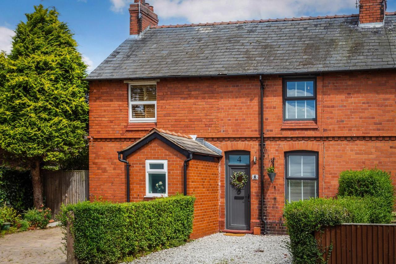 Stylish Romantic Country Escape Near Chester Christleton Exterior foto